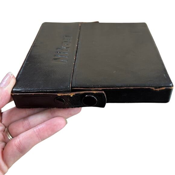 Nikon filter case leather brown case vtg with button closure - see measurements - Picture 4 of 7
